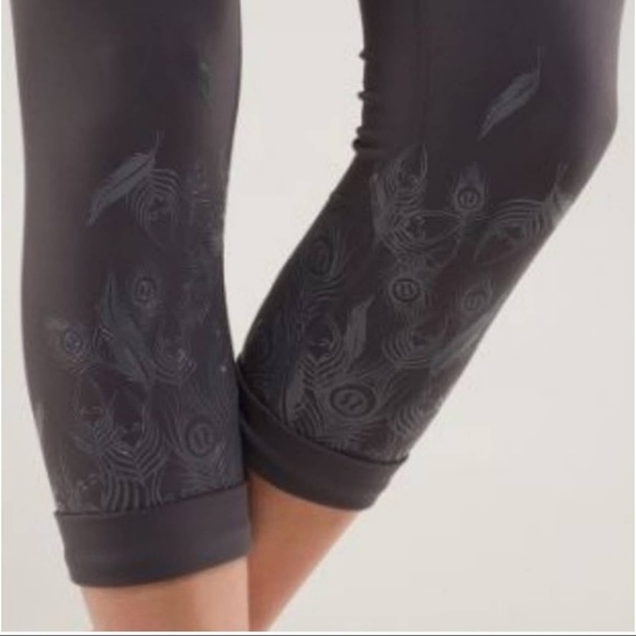 Lululemon | Rare Lululemon Acro Crop Peacock Leggings | Black | Size: 8 | - Picture 1 of 7